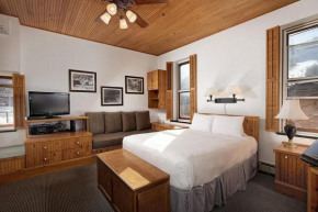 Independence Square 311, Best Location! Hotel Room with Rooftop Hot Tub in Aspen